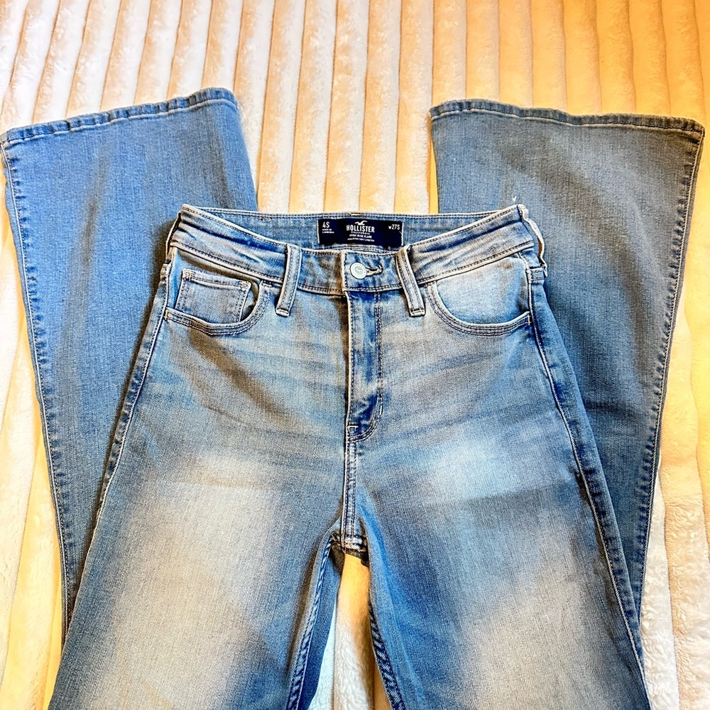 Hollister High Rise Flare Women’s Jeans